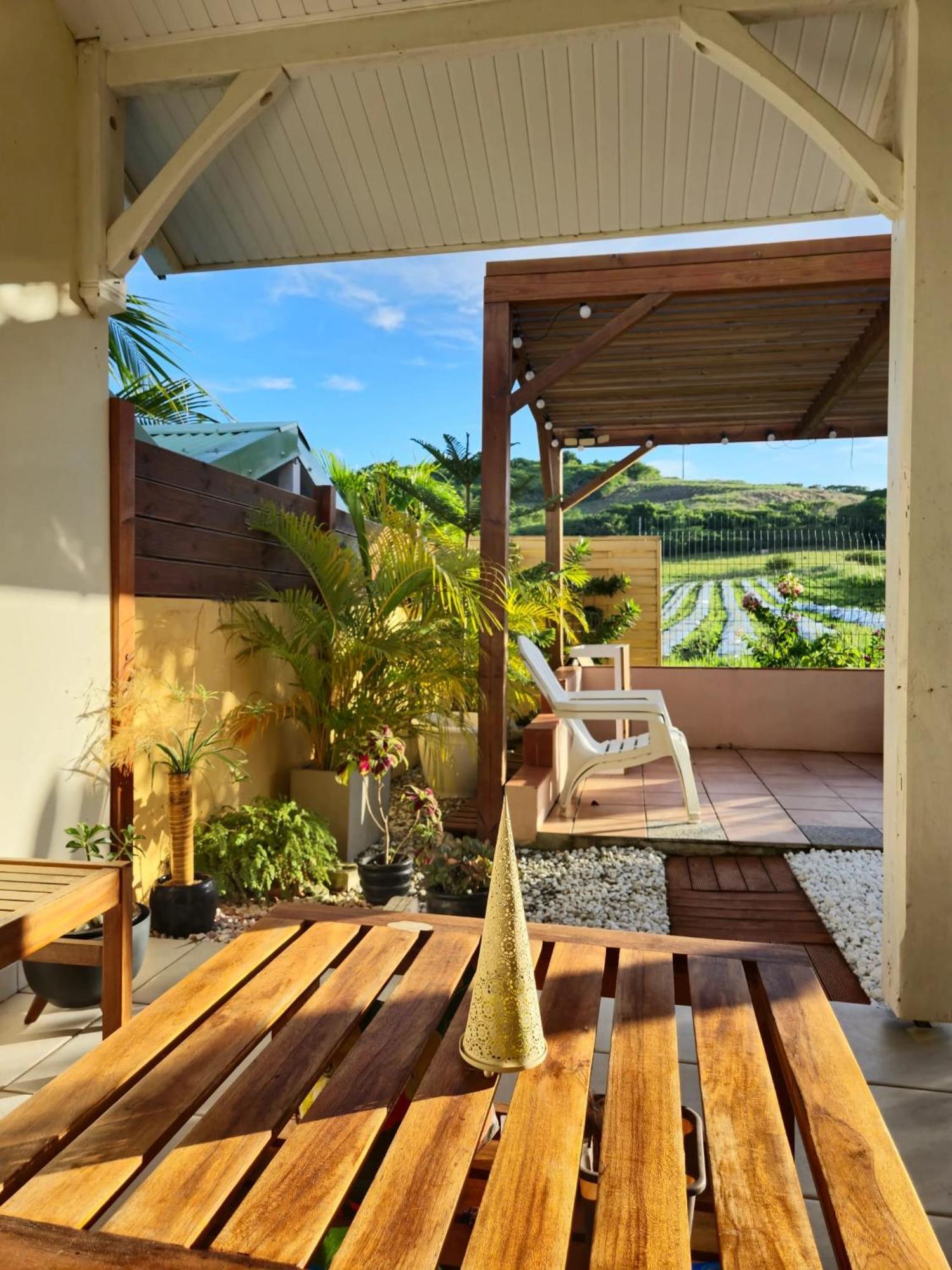 Maison Charmante A Sainte-Anne Avec Jardin Et Pergola En Bois. Екстериор снимка