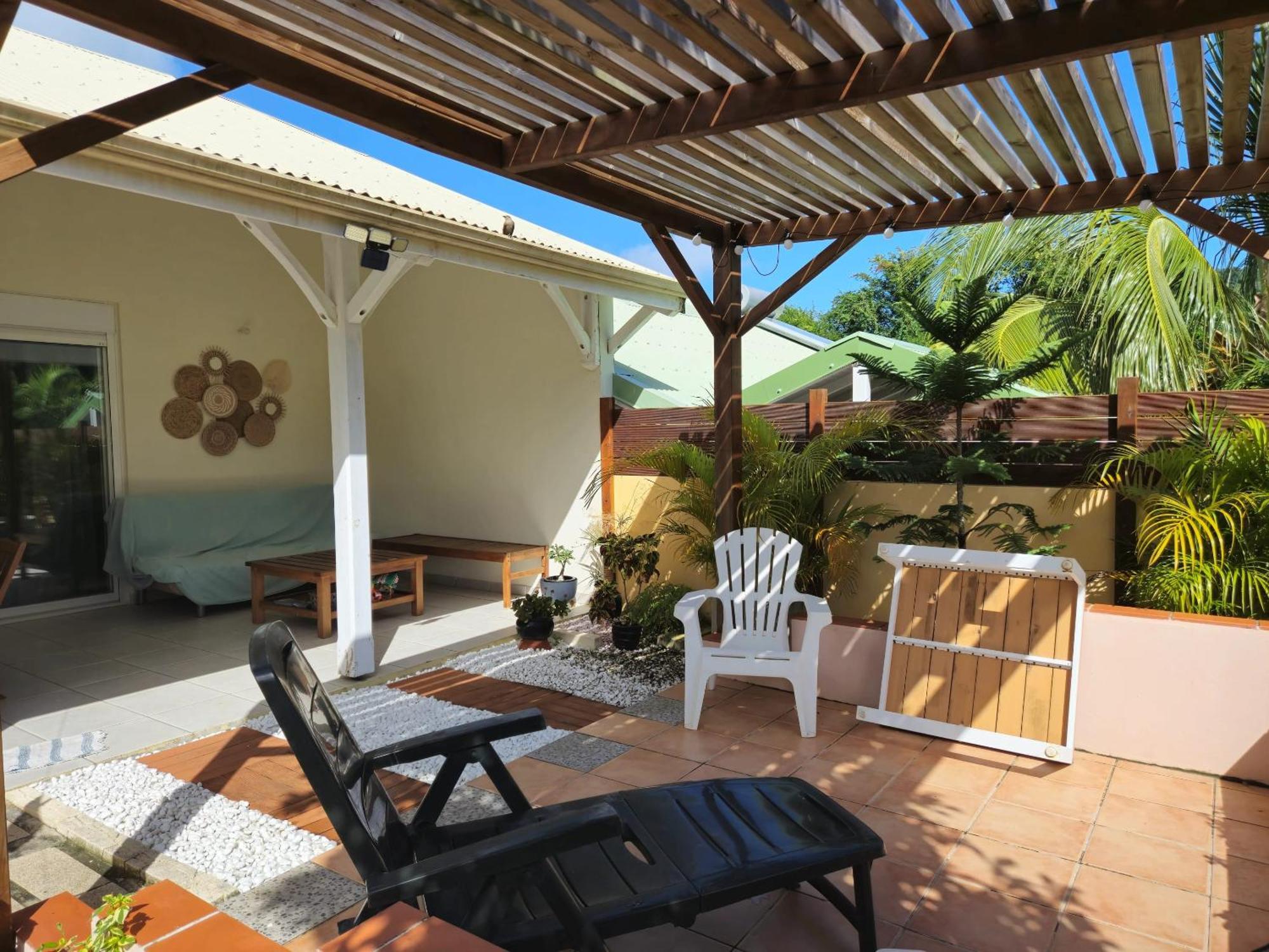 Maison Charmante A Sainte-Anne Avec Jardin Et Pergola En Bois. Екстериор снимка